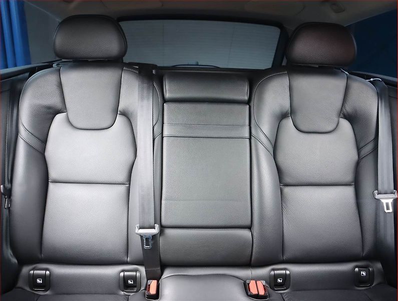 Volvo V90 (2017) D5 AWD, 4X4, Automat, Kůže - fotka 10 z 21
