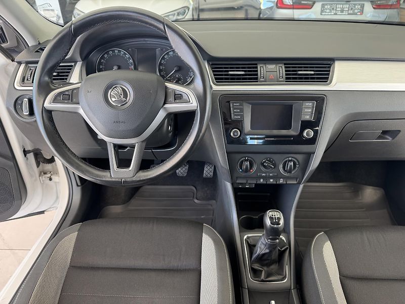 Škoda Rapid 1,4TDI Ambition Plus*TopStav - fotka 12 z 29