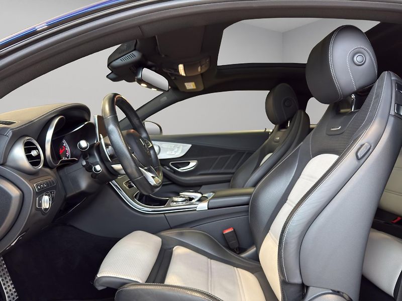 Mercedes-Benz Třídy C (2018) Mercedes-AMG C 63 kupé - fotka 9 z 22
