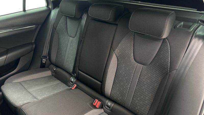 Škoda Octavia 2.0 TDI Style Combi - fotka 16 z 27