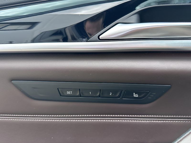 BMW Řada 5 M550d xDrive - fotka 8 z 33