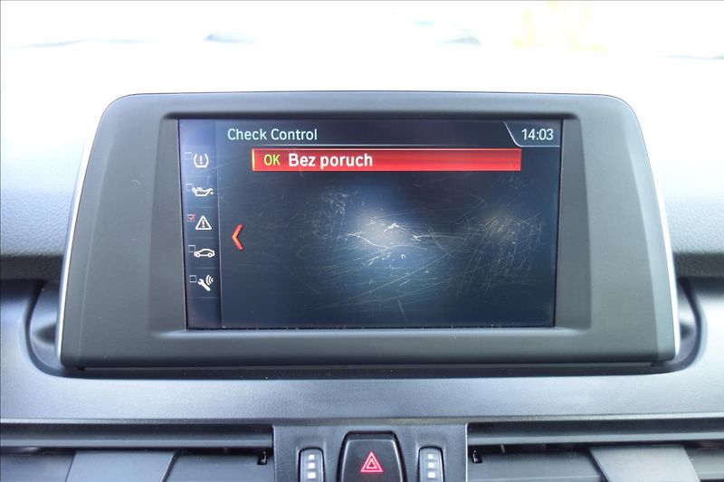 BMW Řada 2 218i,1 MAJ.,SERV.KN.,7MÍST. - fotka 30 z 43