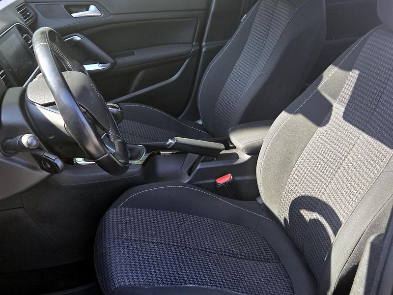 Peugeot 308 bHDi ČR, *SERV.KNÍŽKA*         - fotka 27 z 40