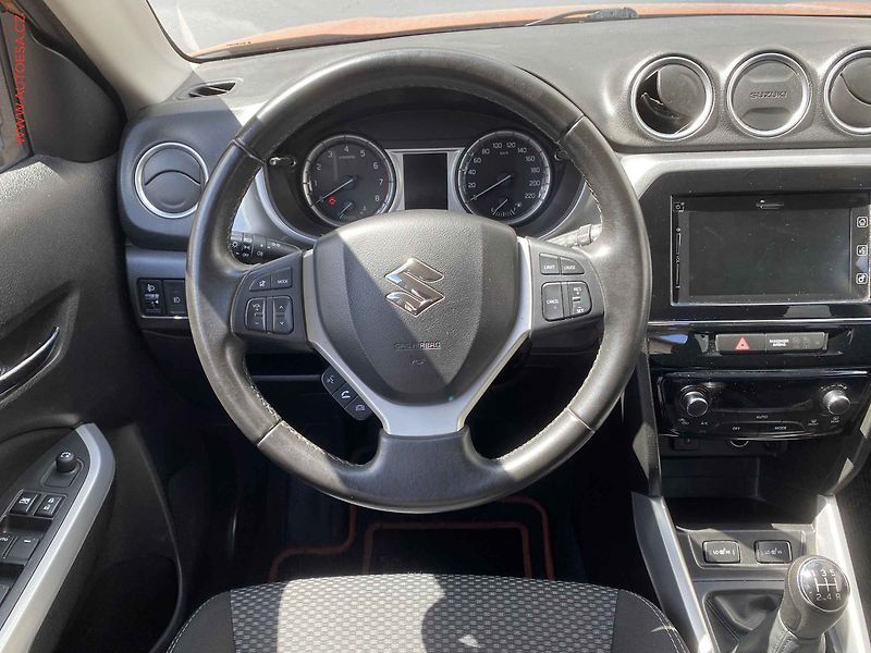 Suzuki Vitara (2018) 1.6i, 2.maj,ČR, AC, výhřev - fotka 11 z 15