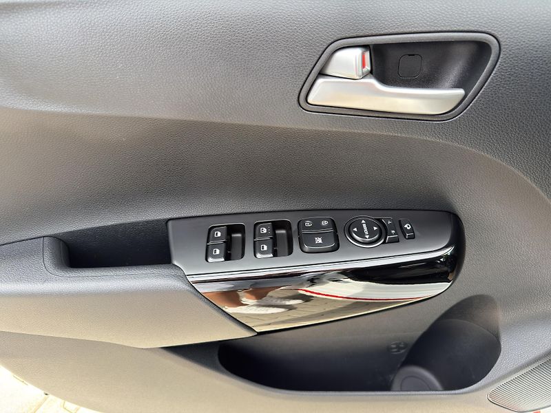 Kia Picanto 1.2-62kW,AUTOMAT,18TKM,GT-LINE - fotka 11 z 29