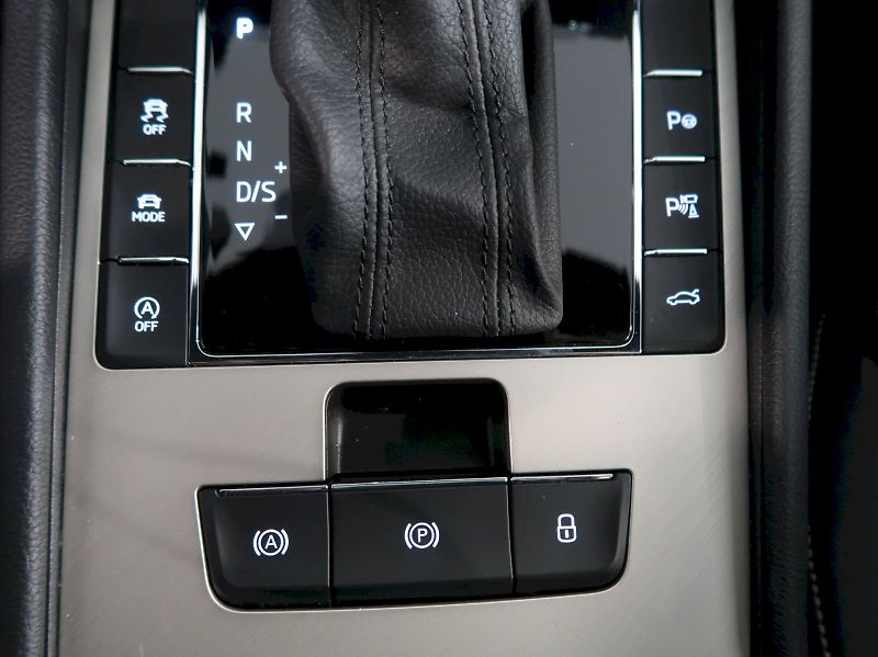Škoda Superb (2023) L&K 2.0TSI 206KW 4x4 DSG TAŽNÉ - fotka 30 z 42