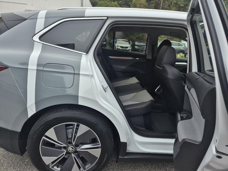 Škoda Enyaq iV 80 LOFT 150kw TZ SOH 97% - fotka 15 z 46