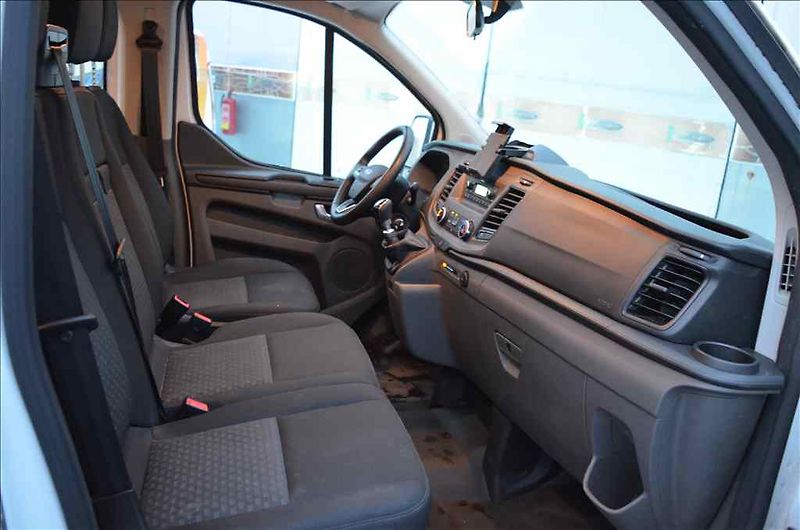Ford Transit (2022) CUSTOM 2,0 D - fotka 13 z 16