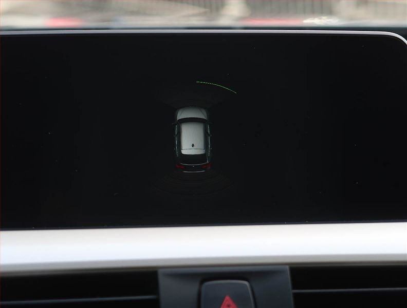 BMW Řada 3 (2018) 318 d, Automat, Serv.kniha - fotka 18 z 23
