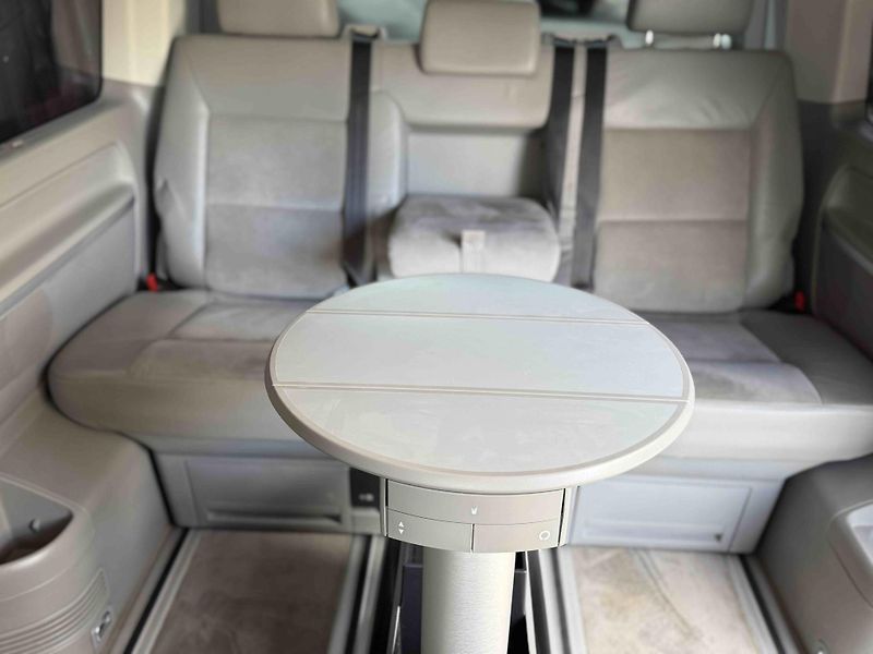 Volkswagen Multivan (2013) 2.0 TDI 147kW DSG ABT - fotka 33 z 35