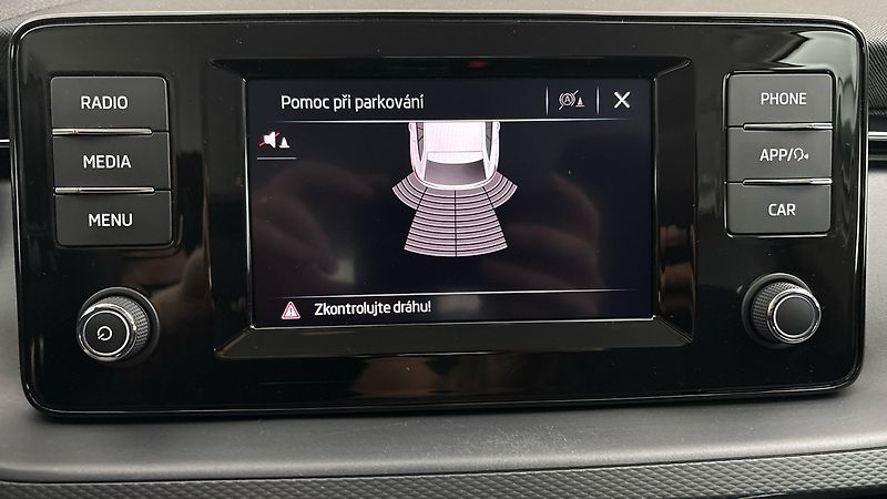 Škoda Scala 1.0 TSI Ambition - fotka 12 z 23