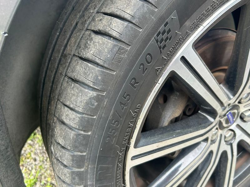 Volvo XC60 (2015) D4 AWD Summum 2016 - fotka 4 z 15