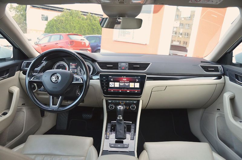 Škoda Superb (2017) 2.0 TSi 206kW DSG 4x4 L&K / ČR - fotka 22 z 50