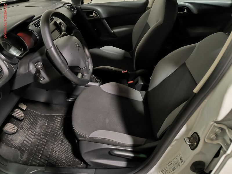 Citroën C3 (2012) 1.1i, ČR, AC - fotka 9 z 16