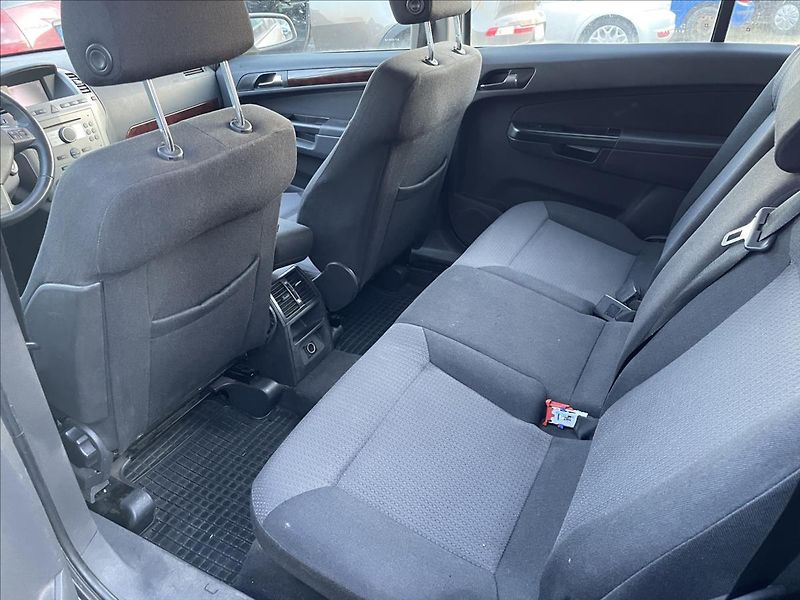 Opel Zafira 1,9 CDTI*88kW*7.míst*Servis - fotka 23 z 36