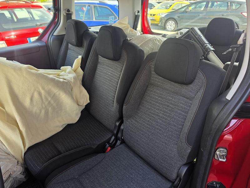 Citroën Berlingo 1.6 HDI 7MIST TZ  - fotka 12 z 27