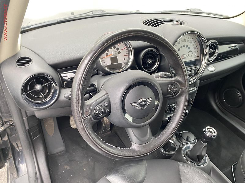 Mini Cooper (2011) 1.6 D, Bixen, +ALU - fotka 15 z 16