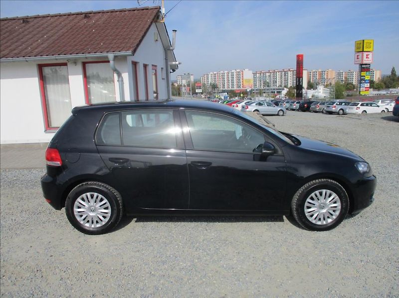 Volkswagen Golf 1,6 i, klima,serviska,1.maj., - fotka 5 z 39