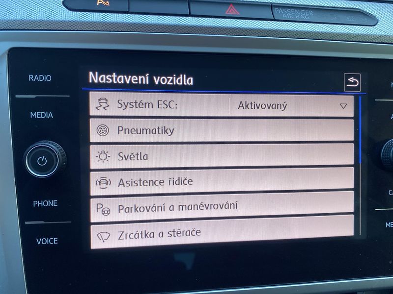 Volkswagen Passat (2019) 2,0 TDi Comfortline  - fotka 39 z 49