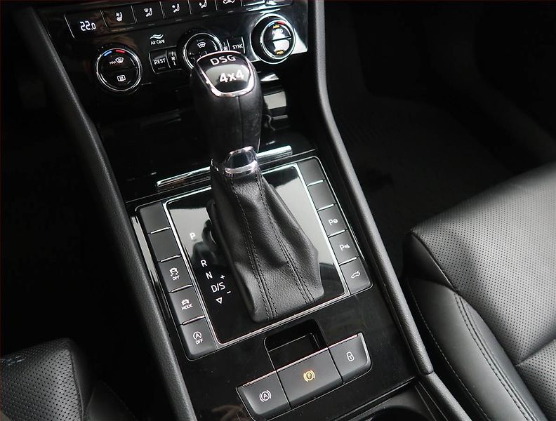 Škoda Superb (2019) Laurin&Klement 2.0 TDI, 4X4 - fotka 13 z 19