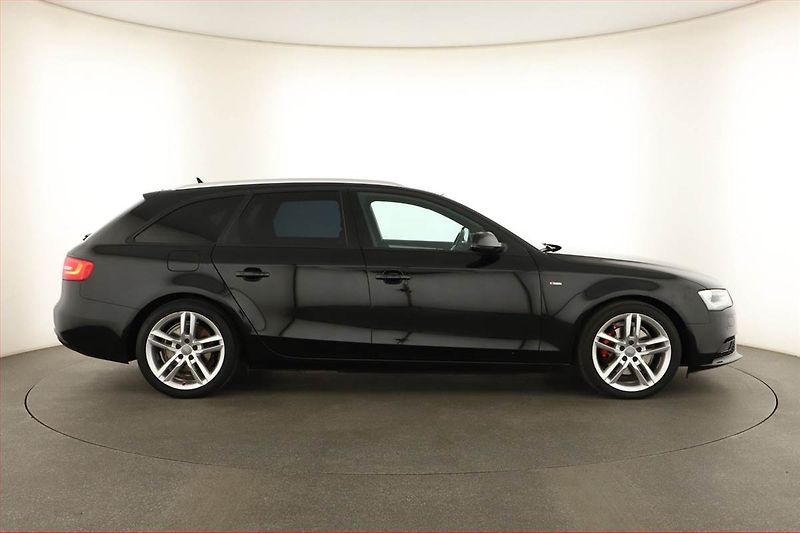 Audi A4 (2014) S-Line 2.0 TDI, 4X4, Automat - fotka 6 z 21