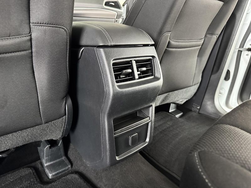 Ford S-MAX 2,0TDCi EB*140kW*AT8*Titanium - fotka 32 z 35