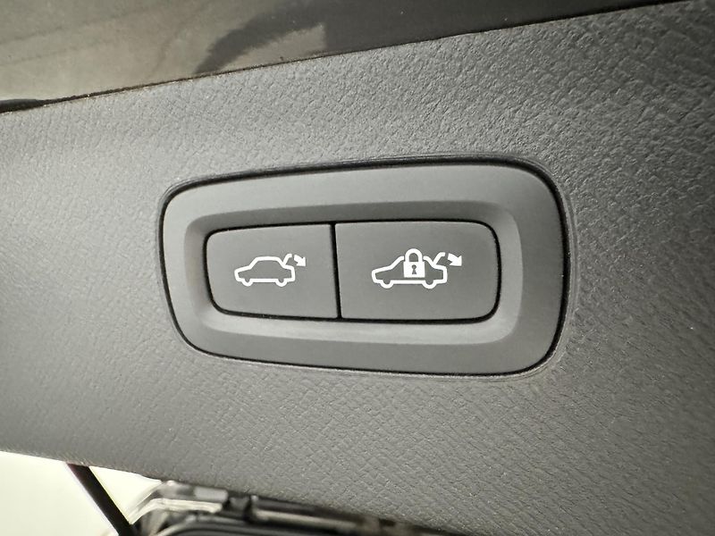 Volvo XC90 B5 AWD ULTIMATE AUT  - fotka 28 z 57