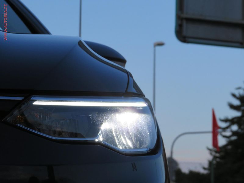Volkswagen Golf (2020) 2.0 TDi, ČR, Life - fotka 42 z 44