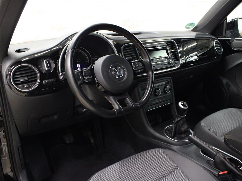 Volkswagen Beetle 1,2 TSI Cup TOP STAV - fotka 10 z 35