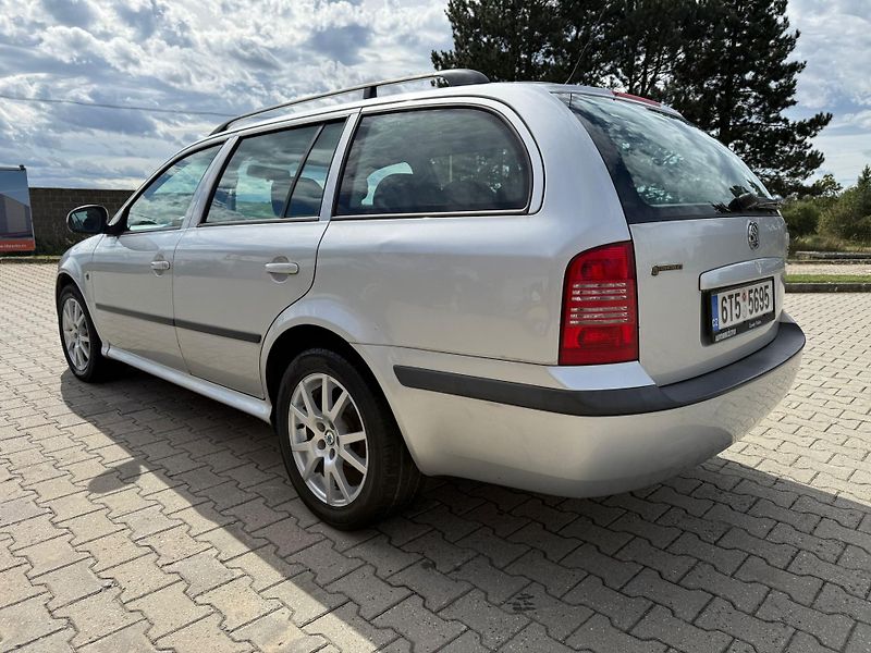 Škoda Octavia (2010) 1,9 TDI TOUR xenon - fotka 5 z 14