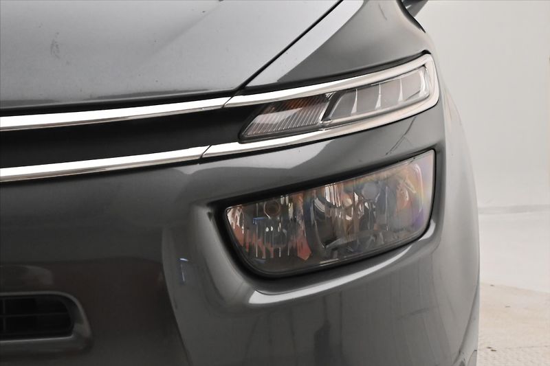 Citroën Grand C4 Picasso 2,0 HDI 110 kW 7 míst MANUÁL Z - fotka 25 z 26