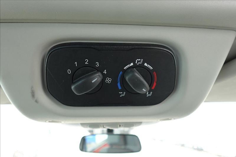Ford Transit 2,0 TDCi  L3H2 9MÍST KLIMA SER - fotka 23 z 45