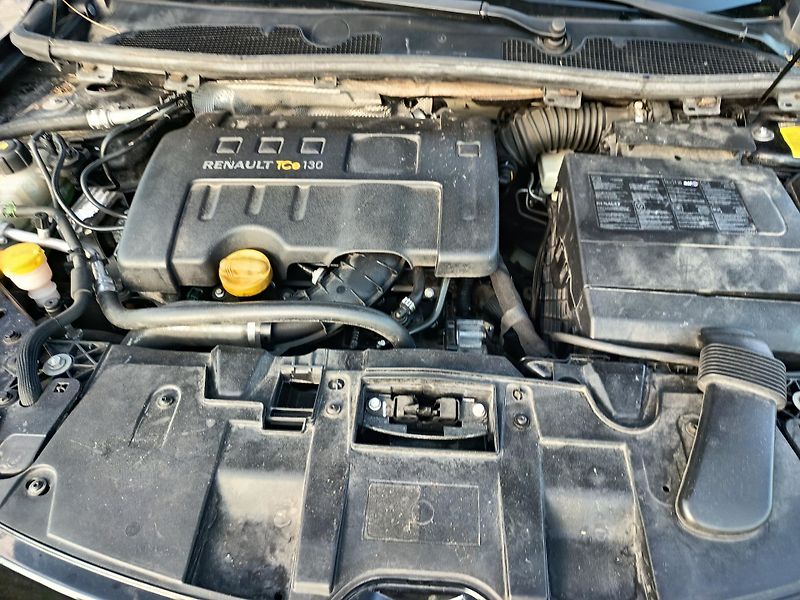 Renault Mégane (2011) Kabroušek 1.4 96kw - fotka 41 z 53