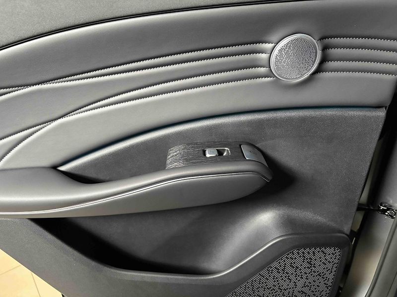 Omoda 7 (2026) PHEV luxury  - fotka 64 z 70