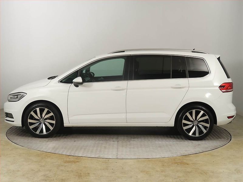 Volkswagen Touran (2018) Highline 2.0 TDI - fotka 3 z 25