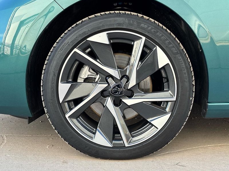 Peugeot 308 (2025) SW Allure 130 EAT8 + Pakety - fotka 8 z 41