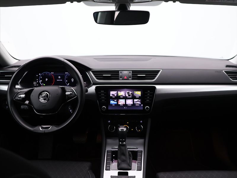 Škoda Superb 2.0 TDI 110kW LED Ambition DPH - fotka 19 z 26