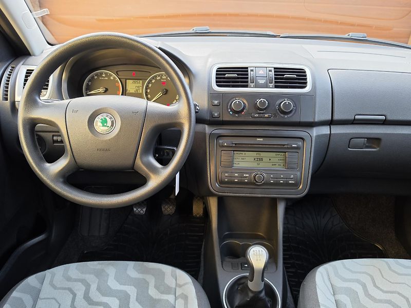 Škoda Fabia II 1.4i 16V AMBIENTE*2x SADA* - fotka 26 z 55