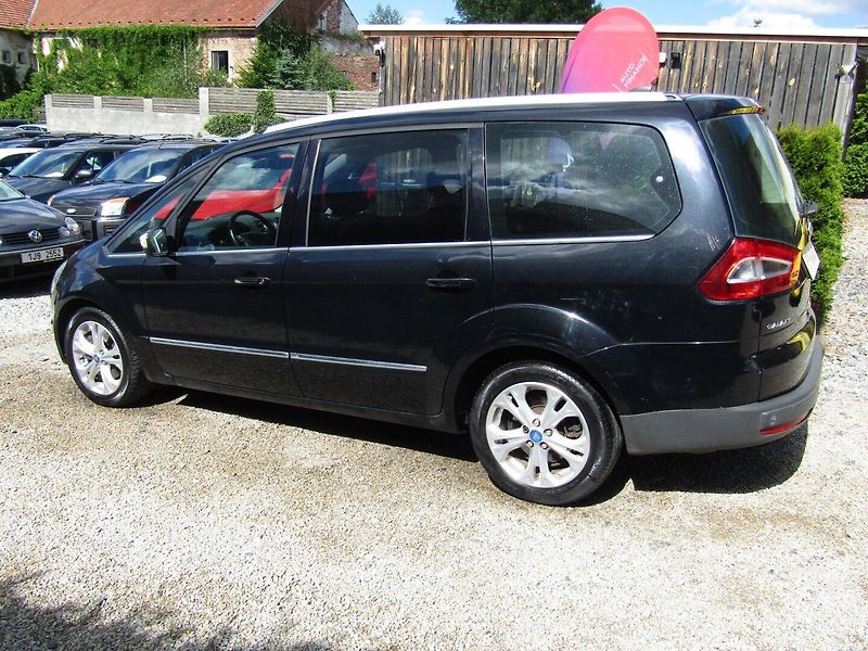 Ford Galaxy (2011) 2.0 TDCi 103kW 7MÍST - fotka 4 z 38