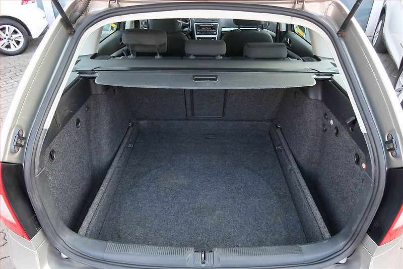 Škoda Octavia (2010) 1.6 TDI, Tempomat - fotka 10 z 12
