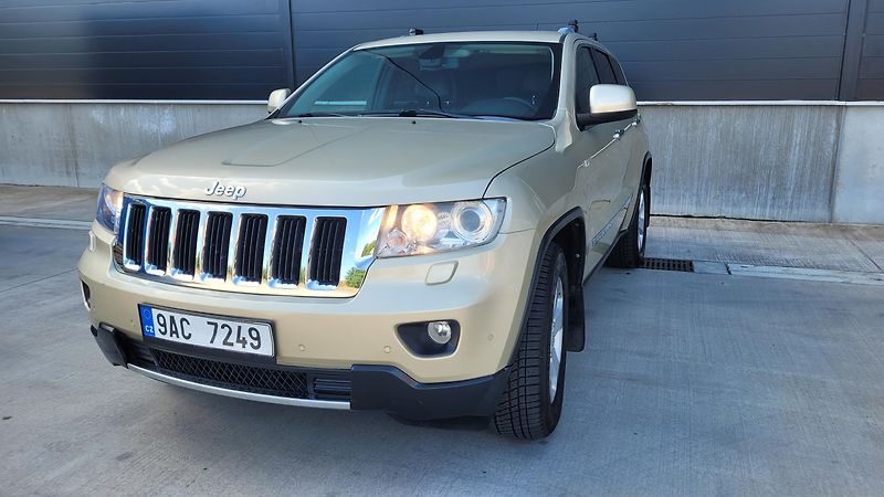 Jeep Grand Cherokee 3,0 CRDI 4x4 - fotka 3 z 21