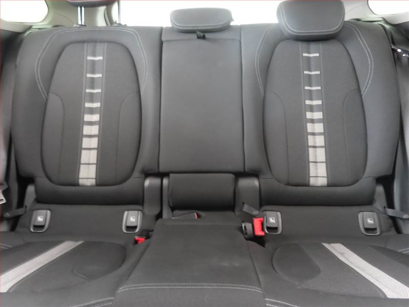 BMW X1 (2016) sDrive18d, Automat, Bi-Xenony - fotka 10 z 20
