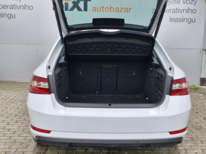 Škoda Superb IIIF Style 2,0 TDI (110 kW - fotka 7 z 10