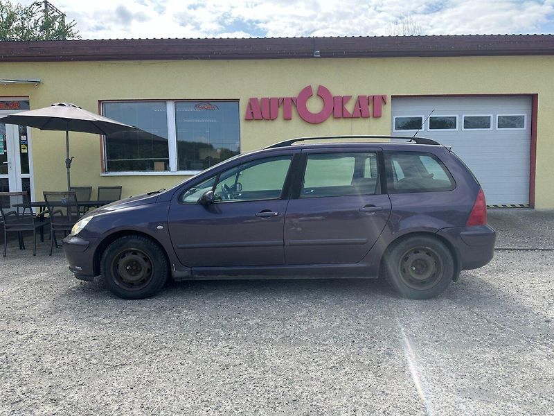 Peugeot 307 1.6i 80kw/2 sady pneu - fotka 6 z 17