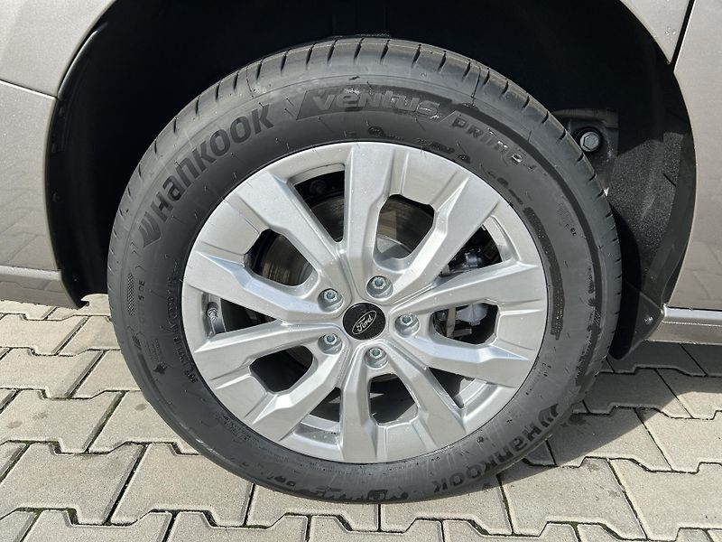 Ford Tourneo Connect 1.5 Ecoboost 110kW AT Titanium - fotka 4 z 40