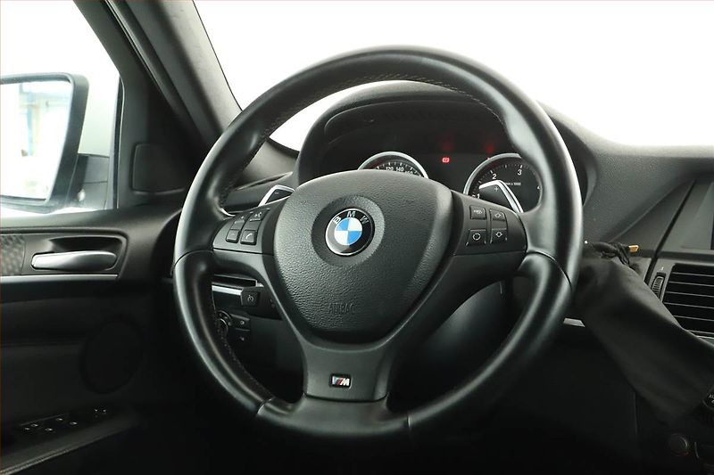 BMW X6 (2013) M Paket xDrive30d, 4X4 - fotka 8 z 15