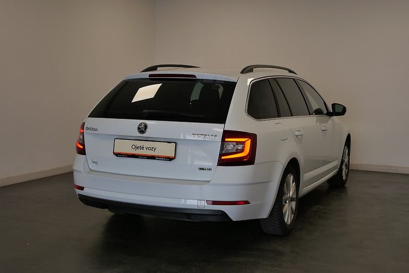 Škoda Octavia - fotka 2 z 23