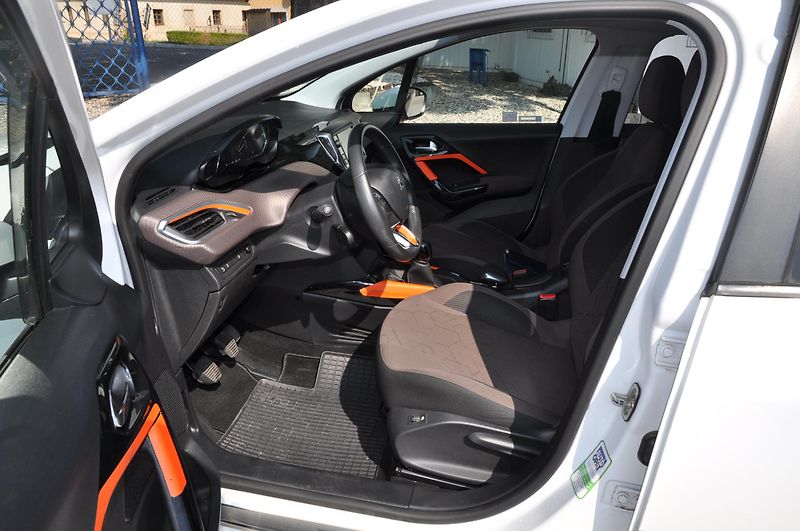 Peugeot 2008 1.6VTi 88kW - fotka 6 z 18