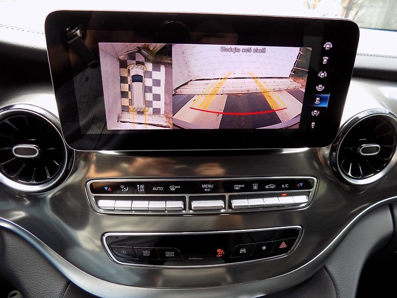Mercedes-Benz Třídy V (2021) 300d/4Matic/Long/AMG/AirMatic/ - fotka 37 z 49