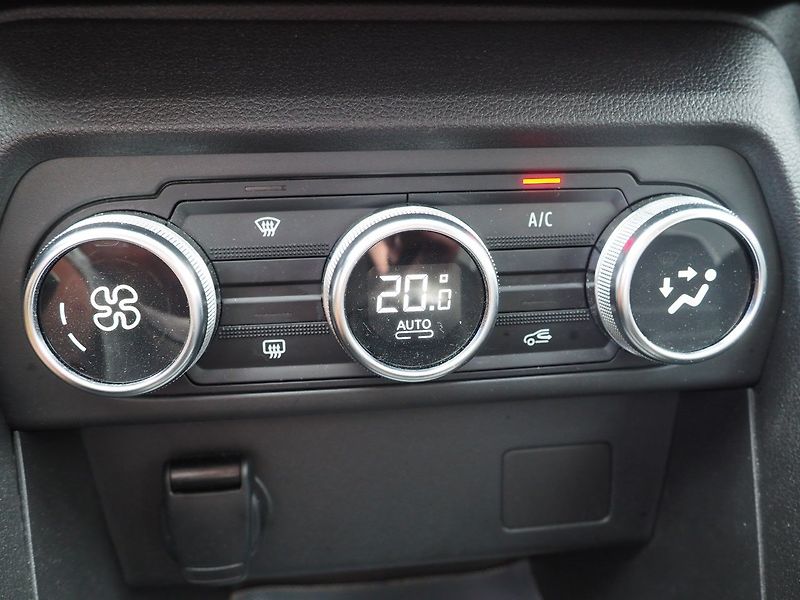 Dacia Sandero (2021) 1.0 SCe, 1. Maj ČR - fotka 28 z 31
